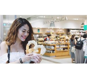 Momen Manis Cynthia Saat Makan Bareng Giring dan Keluarga Kecilnya