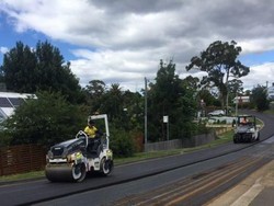 Sampah Plastik dan Kaca Dijadikan Pengganti Aspal di Tasmania