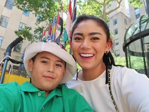 Bonding Seru Ala Thalita Latief dan Putranya