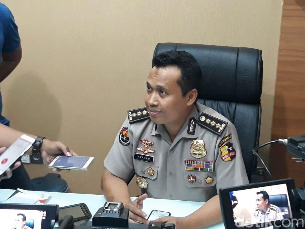 Polri Imbau Tak Ada Mobilisasi Massa saat Slamet Maarif Diperiksa Polri Imbau Tak Ada Mobilisasi Massa saat Slamet Maarif Diperiksa