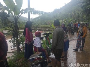 Kisah Mencekam Korban Banjir Bandang yang Terjang Desa di Probolinggo