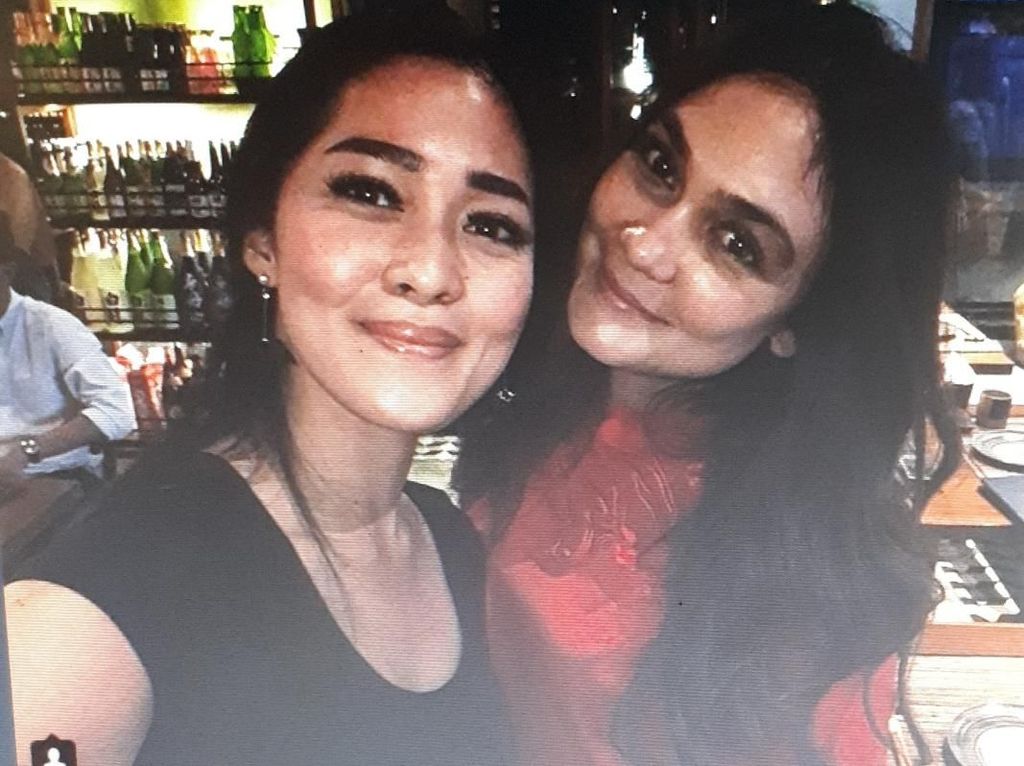 Gracia Indri Foto Bareng Luna Maya, Netter: Barisan Para Mantan Gracia Indri Foto Bareng Luna Maya, Netter: Barisan Para Mantan