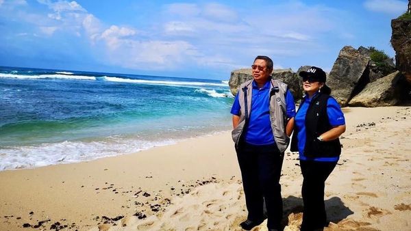 Foto: Ani Yudhoyono dan Pantai-pantai Indah di Gunungkidul