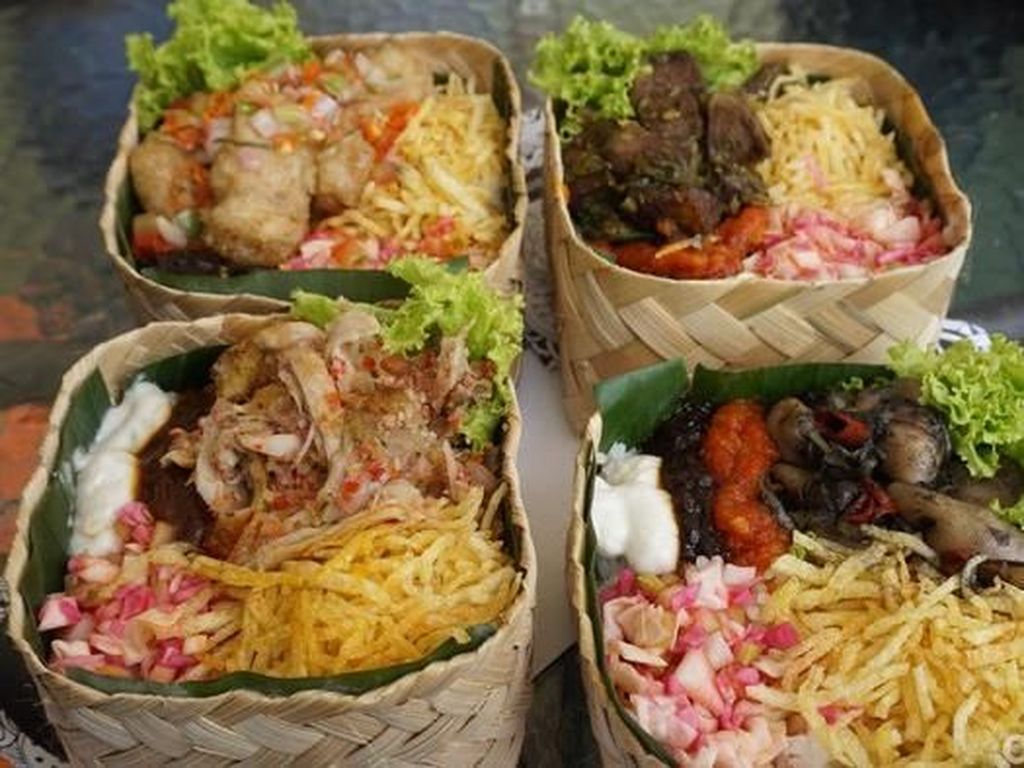 Malas Keluar Kantor? Pesan Saja Rice Bowl Berlauk Tradisional di Sini Malas Keluar Kantor? Pesan Saja Rice Bowl Berlauk Tradisional di Sini