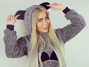 Mengaku Mirip Barbie, Wajah Wanita Ini Tampak Seperti Boneka Seram