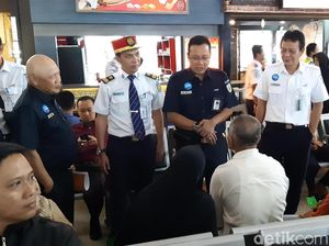 Sapa Penumpang, Dirut PT KAI Diminta Tambah Gerbong