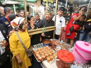 Segera Ditata, PKL Cicadas Bandung Gelar Syukuran di Trotoar