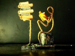 Sampah Disulap Jadi Karya Seni Indah di Maros