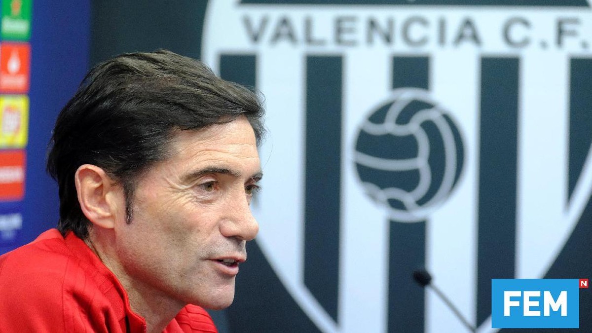 Valencia lebih memikirkan pertandingan melawan Eibar daripada Manchester United. (Foto: Heino Kalis/Reuters)