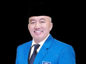 Ketua PAN Kalsel Siap Masuk Timses Jokowi Ketua PAN Kalsel Siap Masuk Timses Jokowi