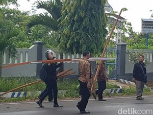 Bawaslu Banyuwangi Tertibkan 2.000 APK Liar