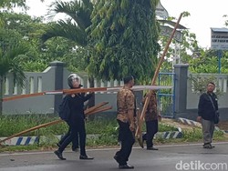 Bawaslu Banyuwangi Tertibkan 2.000 APK Liar