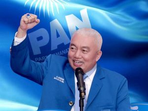 Ketua PAN Kalsel: Walau Dipecat, Saya Tetap Dukung Jokowi Ketua PAN Kalsel: Walau Dipecat, Saya Tetap Dukung Jokowi