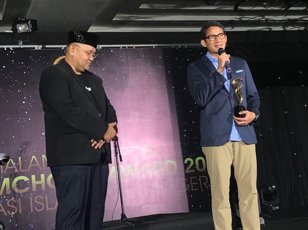 Maruf dan Sandi Jadi Tokoh Inspiratif Versi Moeslim Choice 2018 Maruf dan Sandi Jadi Tokoh Inspiratif Versi Moeslim Choice 2018
