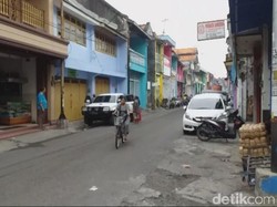 Kata Warga Soal Warna-warni Jalan Panggung di Kota Tua Surabaya