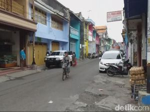Kata Warga Soal Warna-warni Jalan Panggung di Kota Tua Surabaya Kata Warga Soal Warna-warni Jalan Panggung di Kota Tua Surabaya