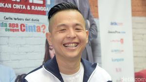 Ernest Prakasa Semringah Banget, Ada Apa?