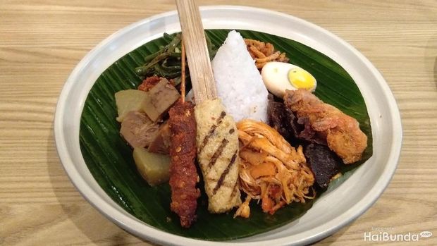 Yuk, Makan Bareng Keluarga Sambil Menikmati Nuansa Bali