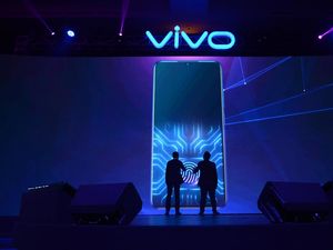 Tunggu MWC Shanghai 2019: Kamera Bawah Layar, Cas Kilat 120W Tunggu MWC Shanghai 2019: Kamera Bawah Layar, Cas Kilat 120W
