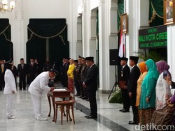 Lantik Wali Kota Cirebon, Ridwan Kamil Ingatkan Integritas