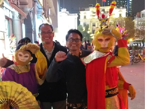 Sun Go Kong pun Minta Dibayar Non-Tunai Sun Go Kong pun Minta Dibayar Non-Tunai