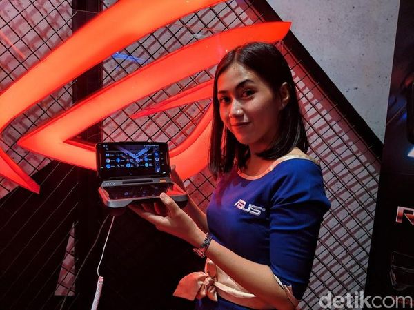 Penampilan Gahar Ponsel Gaming Asus ROG Phone