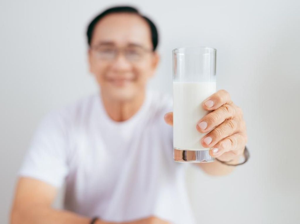 Benarkah Rutin Minum Susu Bisa Cegah Penuaan Dini? Benarkah Rutin Minum Susu Bisa Cegah Penuaan Dini?