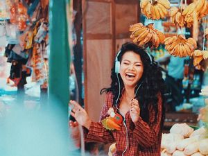 Ciatt! Begini Nih Aksi Yura Yunita Ikuti #BottleCapChallenge Ciatt! Begini Nih Aksi Yura Yunita Ikuti #BottleCapChallenge