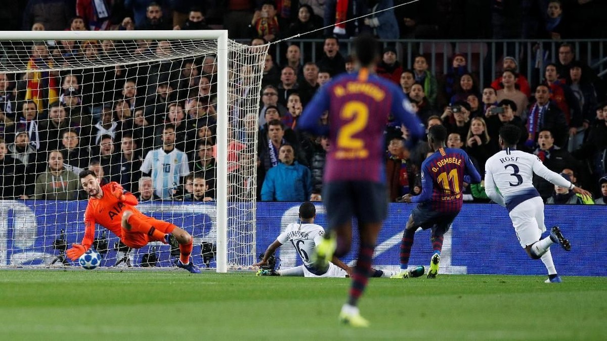 Ousmane Dembele menghancurkan pertahanan Tottenham dengan aksi individunya (Albert Gea/Reuters)