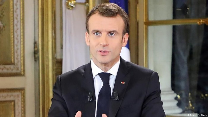 Naikkan Gaji Minimum 100 Euro, Presiden Emmanuel Macron Berusaha Tenangkan