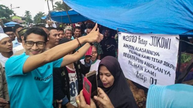 Kontroversi Sandiaga dan Jalan Pintas Merebut Simpati Massa