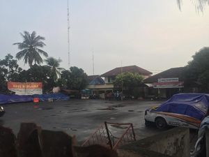 Polisi Duga Penyerangan Polsek Ciracas Terkait Pengeroyokan Anggota TNI