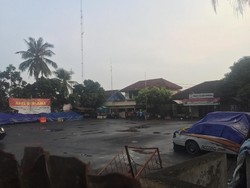 Polisi Duga Penyerangan Polsek Ciracas Terkait Pengeroyokan Anggota TNI