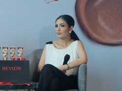 Ayahnya Wafat, Ini yang Buat Nindy Ayunda Terpukul