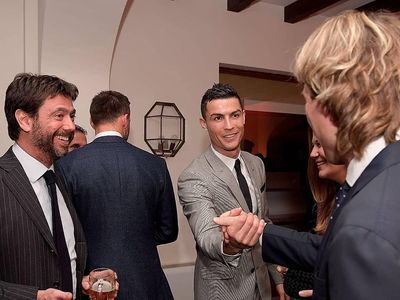 Hangatnya Pesta Natal Pertama Ronaldo di Juventus