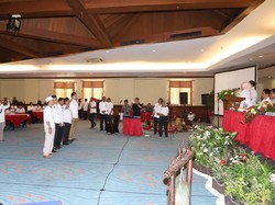 Bupati Serang Instruksikan Camat Aktif Tangani Masalah Warga