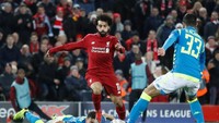 Mo Salah musim ini sudah bikin 13 gol di seluruh kompetisi. Ketajamannya makin membaik belakangan ini seiring Liverpool akan memasuki jadwal padat di akhir tahun. Bisakah Salah tampil konsisten? (Carl Recine/Reuters)
