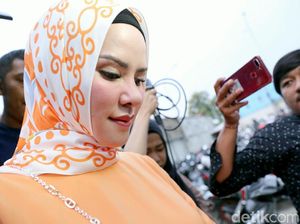 Angel Lelga dan Fiki Alman Datangi Polres Metro Jakarta Selatan