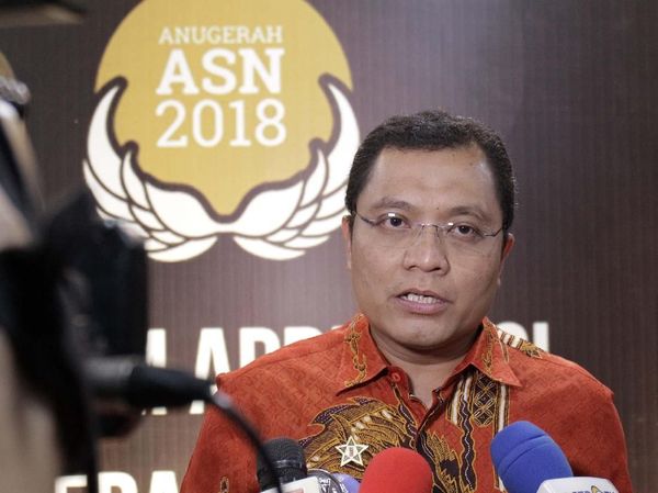 Kepala Dinas PTSP DKI Jakarta Raih Anugerah ASN 2018