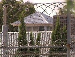 Tahanan Perempuan Ini Dibiarkan Melahirkan Sendirian di Selnya