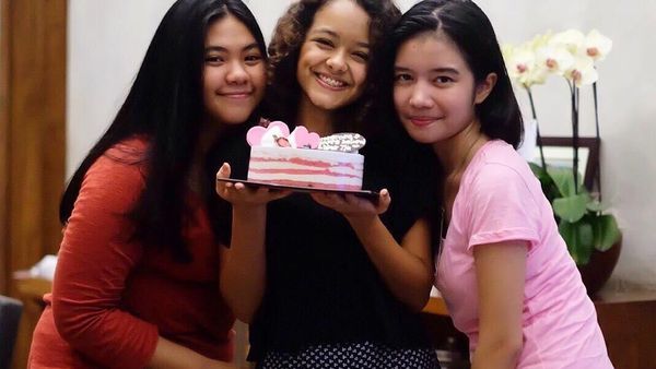 Manisnya Putri Anies Baswedan, Mutiara Annisa Baswedan Saat Ngopi