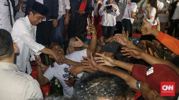 Jokowi Minta Relawan Kerja Keras Kuasai Kabupaten Bogor
