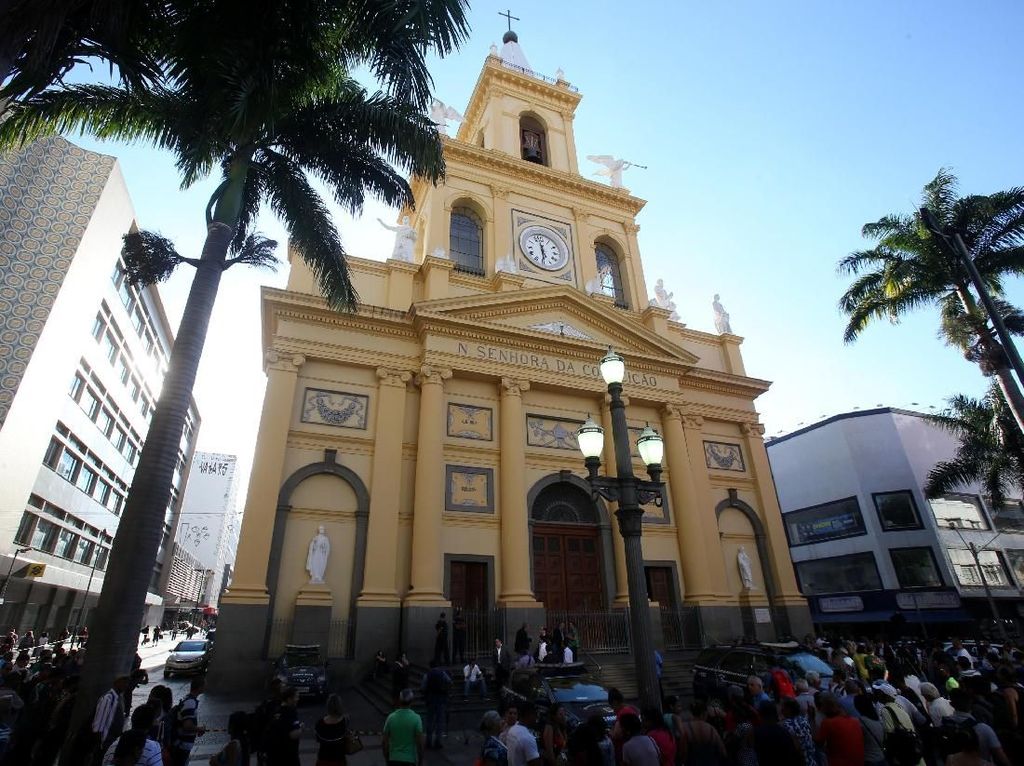 Penembakan di Gereja Brasil Tewaskan 4 Orang, Pelaku Bunuh Diri Penembakan di Gereja Brasil Tewaskan 4 Orang, Pelaku Bunuh Diri