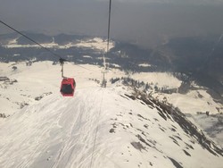 Main Salju dan Ski di India, Bisa Kok!