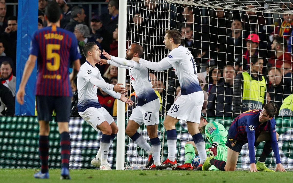 Tottenham Hotspur mengimbangi Barcelona untuk lolos ke babak 16 besar Liga Champions. (Foto: Albert Gea/Reuters)