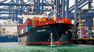 Foto: Wisata Pelabuhan Kontainer Terbesar Sedunia