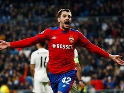 Georgi Shchennikov menggandakan keunggulan CSKA jelang turun minum. (Foto: Juan Medina/Reuters)