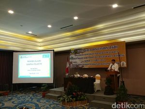 KLHK Dukung Bandung Miliki Aturan Diet Kantong Plastik KLHK Dukung Bandung Miliki Aturan Diet Kantong Plastik