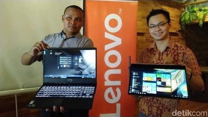 Lenovo memamerkan Yoga 730 dan Legion Y530 di Semarang (Foto: Angling Adhitya Purbaya/detikINET)