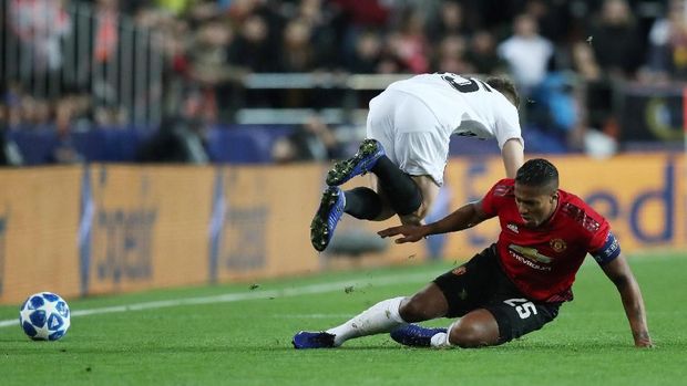 Antonio Valencia jarang mendapat kesempatan bermain di Manchester United musim ini.